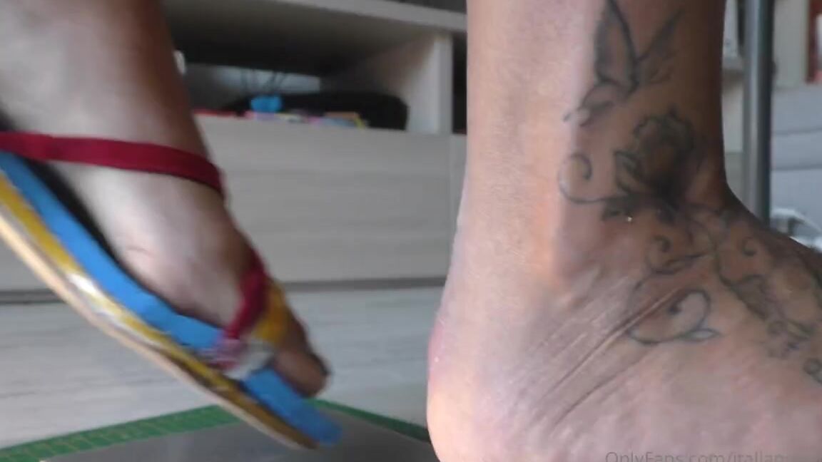 Italian Girlfriend Nicknamed Italiangirlfriend 08 31 2022 Onlyfans Video Strenght Test Part 4 Pierching