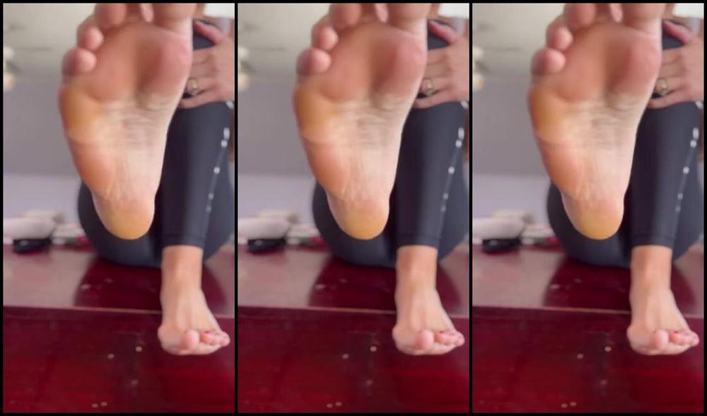 Selfworship Nicknamed Selfworship 03 07 2024 Onlyfans Video Licking These Sweaty Soles After Hot Yoga