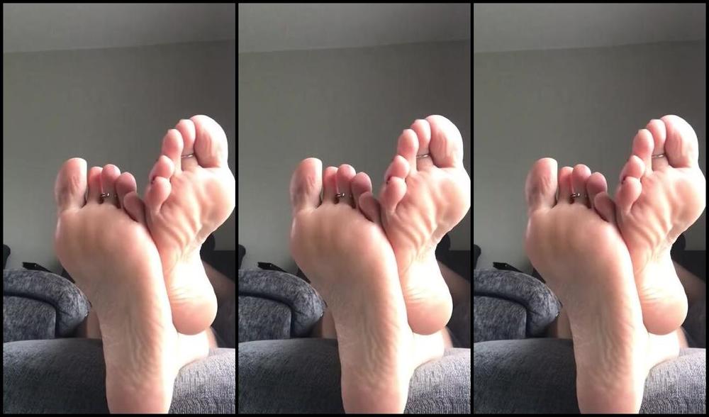 Nursekatiesfeet Nicknamed Katiesdungeon Foot Fetish 11 14 2023 Onlyfans Video Foot Ignore Video While I Game