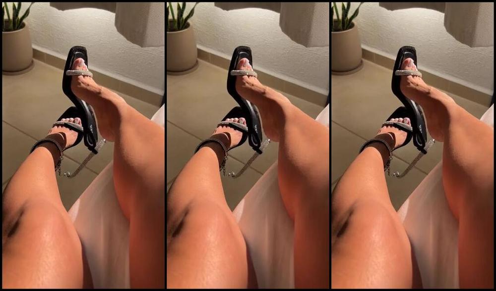 Little Mermaid Nicknamed Littlemermaidfeets 10 23 2023 Onlyfans Video You Like Me Talking Dirty