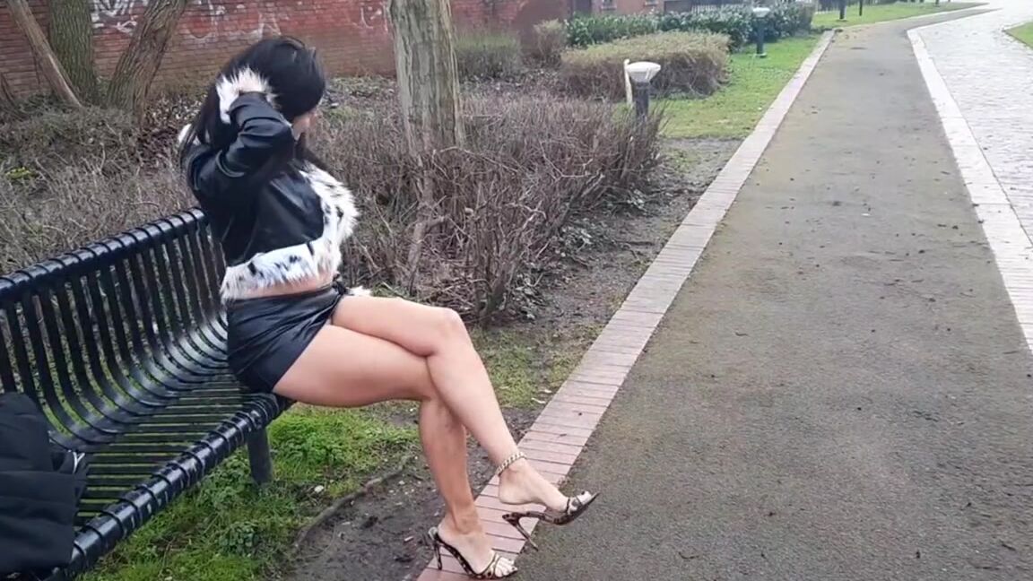 Divastiletto Nicknamed Divastiletto 03 04 2024 Onlyfans Video Sitting On A Bench