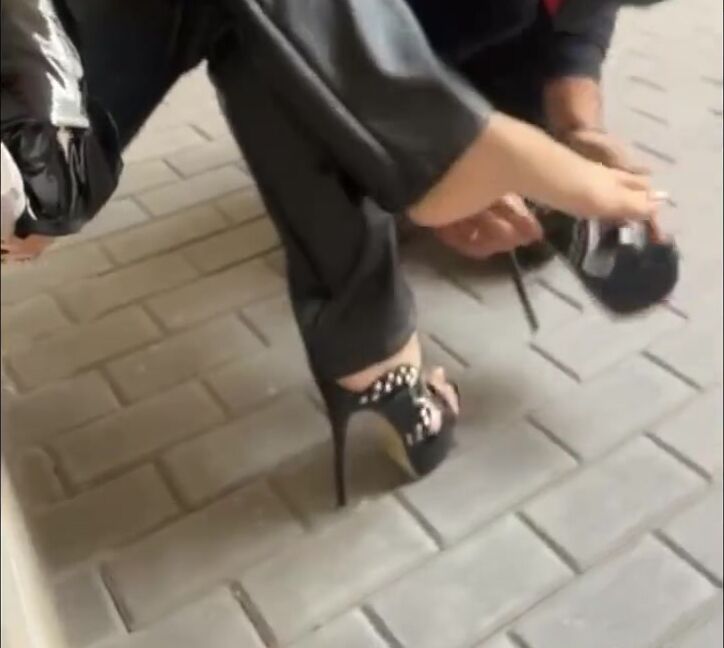 Diosa Divana Nicknamed Goddessdivana 12 05 2024 Onlyfans Video Divirtiendome En La Zona De Garage De Palacio Con Uno De Mis Esclavos Fijos