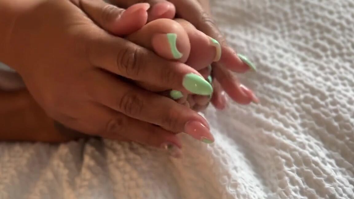 Aminah Feetz Nicknamed Aminahfeet Onlyfans Old To Me New To You Enjoy