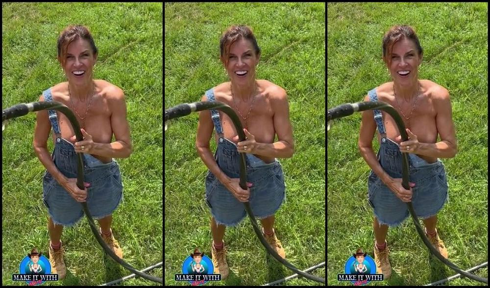 Themaryburke Nicknamed Themaryburke 04 25 2025 Onlyfans Video Watering The Garden With A Huge Black Hose