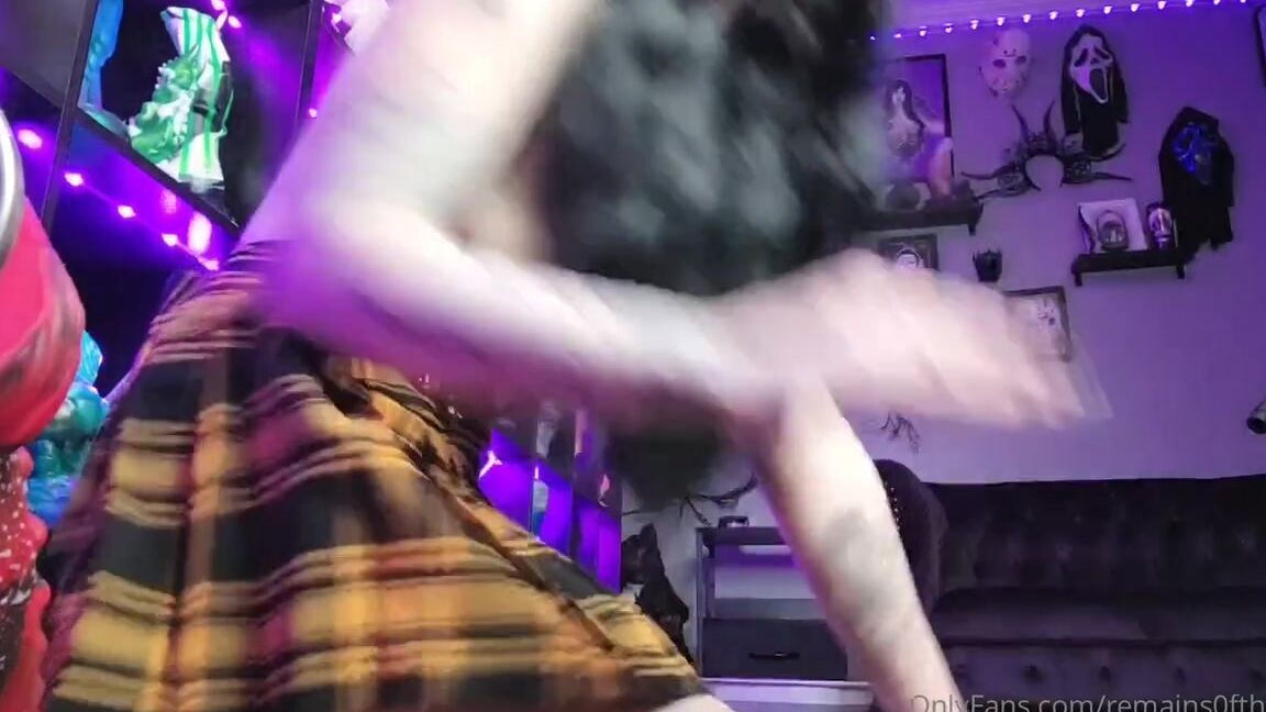 Estella Nicknamed Remains0Ftheday 10 09 2023 Onlyfans Video Using Large Demon Dick On My Fuck Machine