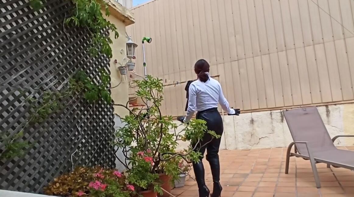 Reina Leather Nicknamed Reinaleather Onlyfans Making Of From A Custom Video Very Very Wet