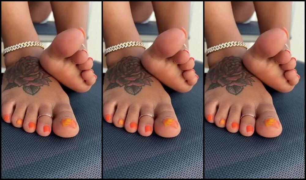 Aminah Feetz Nicknamed Aminahfeet Onlyfans Teasing Until Sunset