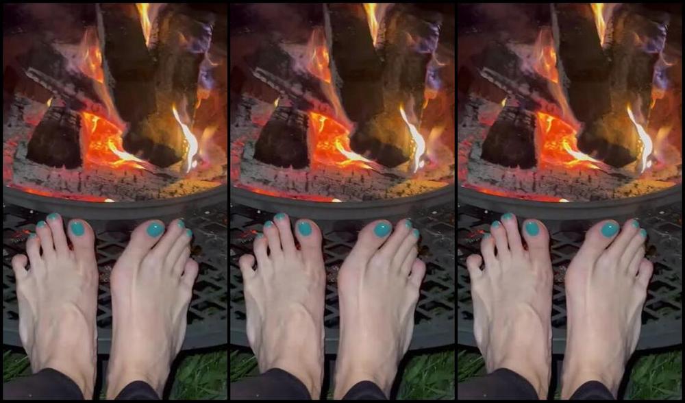 Toespreads Nicknamed Toespreads Onlyfans Saturday Nights Vibes