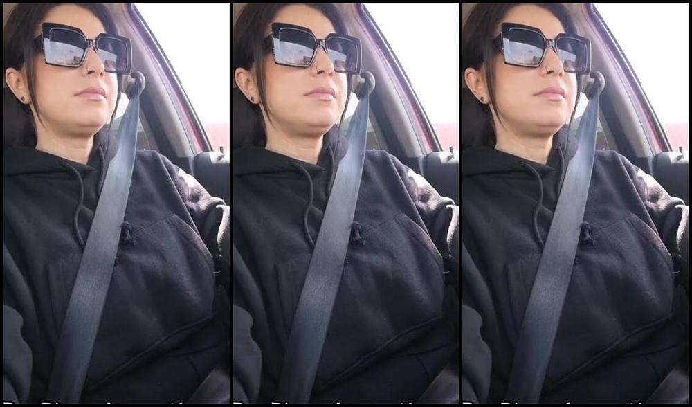 Deea Diamond Nicknamed Deeadiamond Onlyfans Smoke Topless Driving Onlyfanscomdeeadiamond