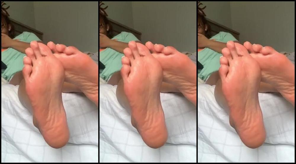 Hervasoles Nicknamed Hervanillasoles 12 06 2022 Onlyfans Video Chillin Feet