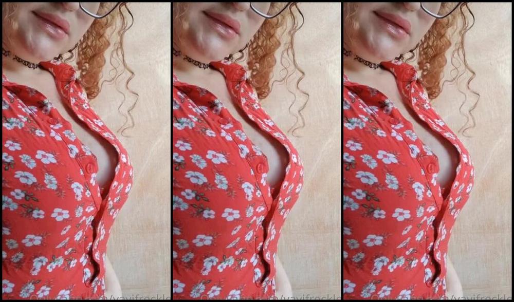 Yayifreckles Nicknamed Yayifreckles Onlyfans Do You Like How My Lips Look Sweet And Rich Right The Pink Color Is Beautiful