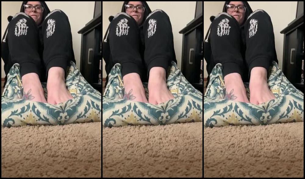 Marci Toes Nicknamed Marcitoes23 01 21 2025 Onlyfans Video Heres The Trample Video I Just Really Like Smacking My Feet On Things And Got A