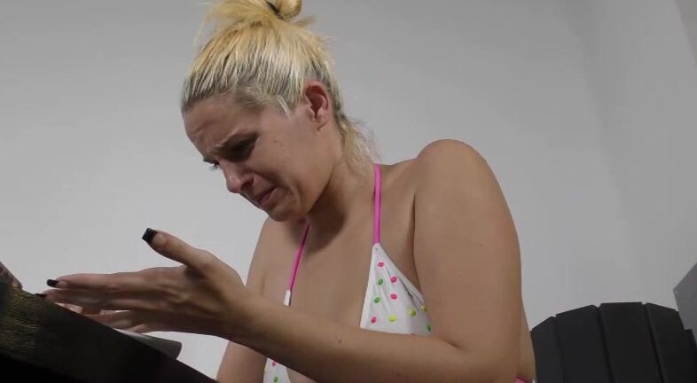 "Alexis Rain" blonde, nose blowing, nose fetish, petite, sneezing Sneeze Combo 21 Manyvids