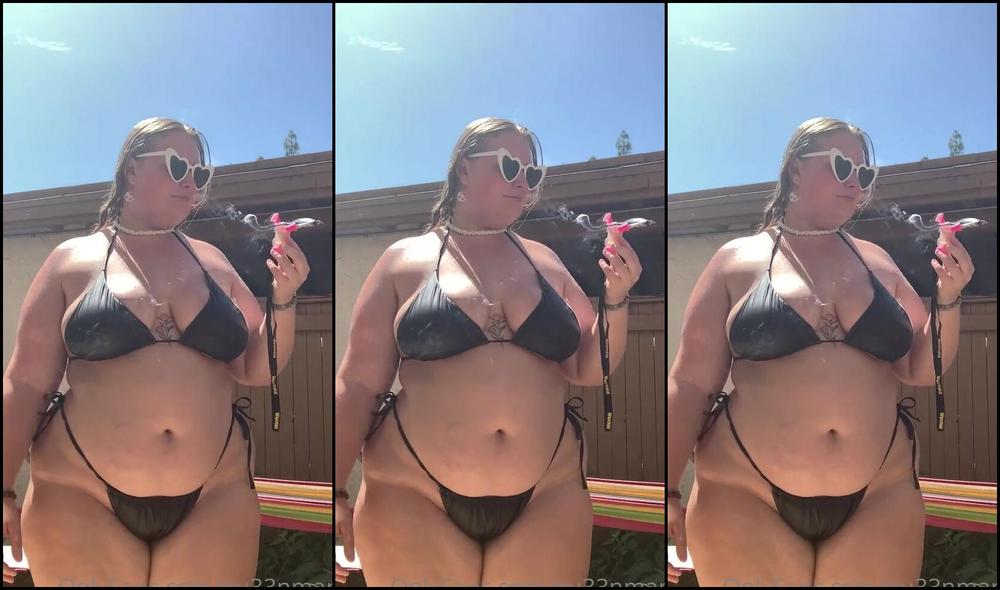 Queen Mary Nicknamed Qu33Nmary 08 04 2023 Onlyfans Video Smoking In My Bikini While Using My Mini Bubbler For My Mango Joint