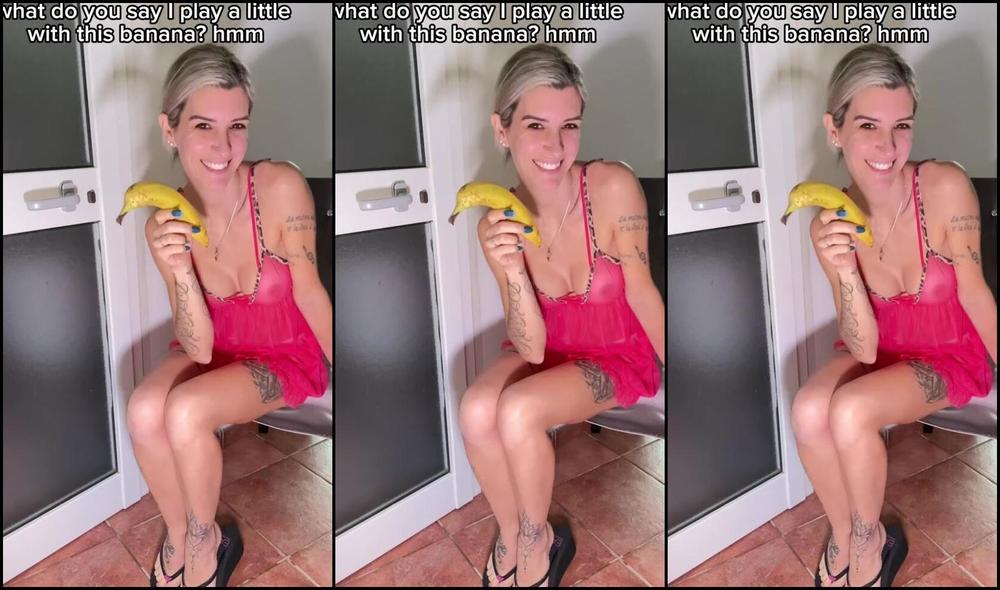 Ddiamondpriv Nicknamed Ddiamondvip 01 09 2024 Onlyfans Video Mi Piace Tanto Tanto Tanto La Banana I Like Banana So Much So Much