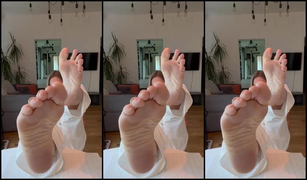 Ginger Kate Nicknamed Ginger Kateryna 05 18 2025 Onlyfans Video I Cleaned My House But Judging By My Dirty Footsteps Very Bad