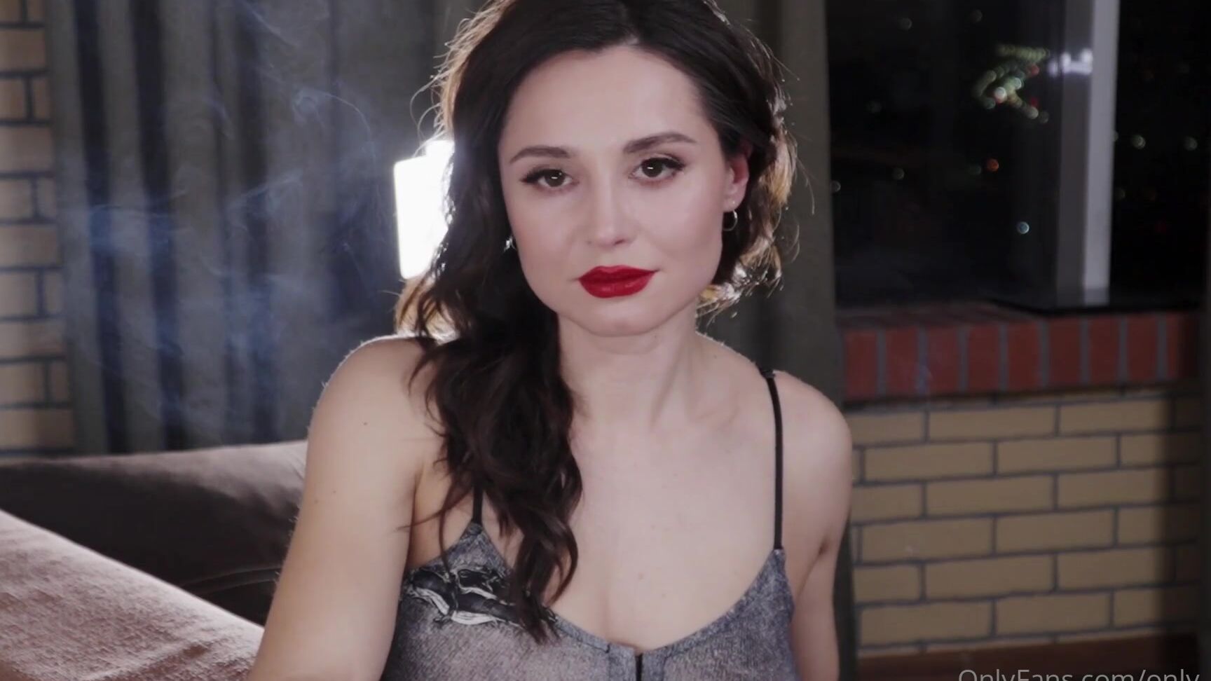 Only Yana Nicknamed Only Yana 02 20 2025 Onlyfans Video Give Me A Cigarette