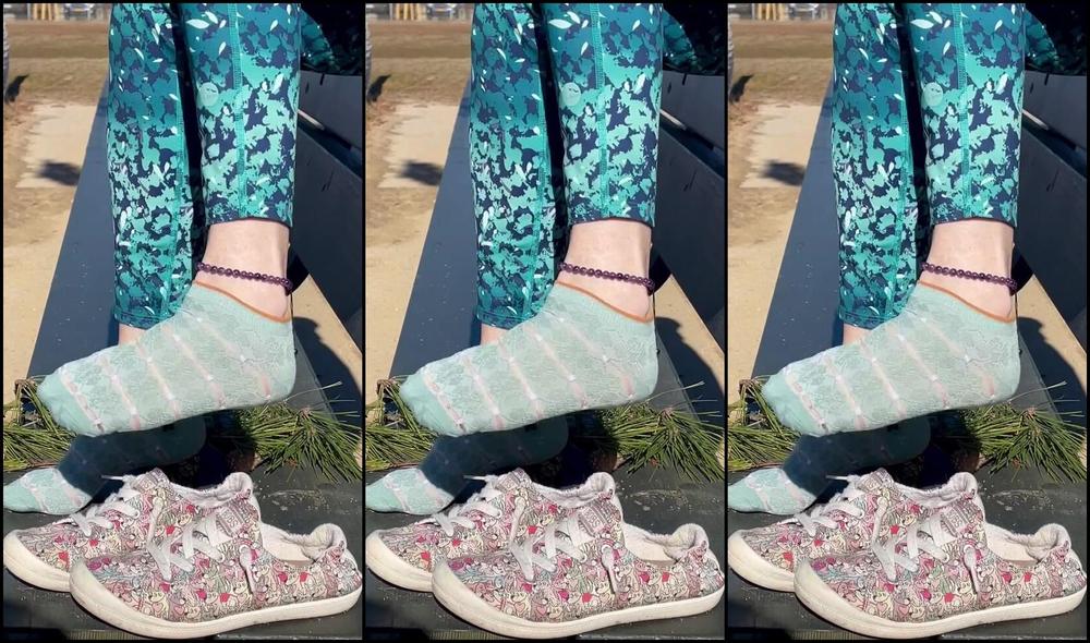 Kittys Pretty Feet Nicknamed Kittys Sweet Feet 03 04 2024 Onlyfans Video Join Me At The Park As I Tease You With My Pretty Little High Arches Feet