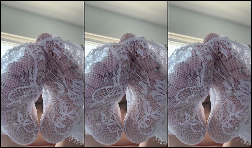 Kittys Pretty Feet Nicknamed Kittys Sweet Feet 03 27 2025 Onlyfans Video Im Wondering How You Would Take These Pretty Lace Socks Off