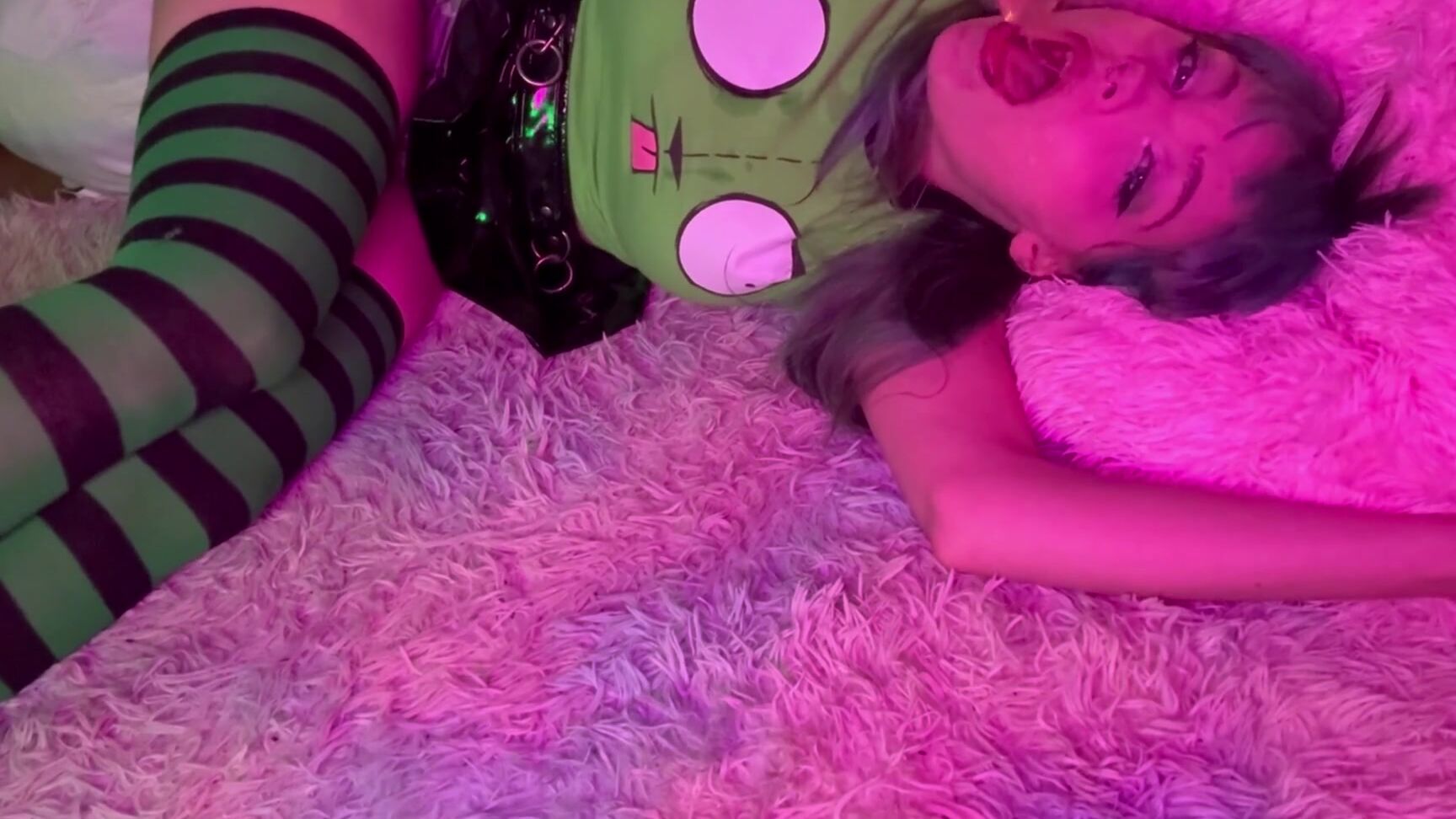 Ditzy Millie Nicknamed Ditzymaruu 07 26 2025 Onlyfans Video Just A Vid Of Me Abusing My Throat 3 It Hurt 4 Like 48H After But