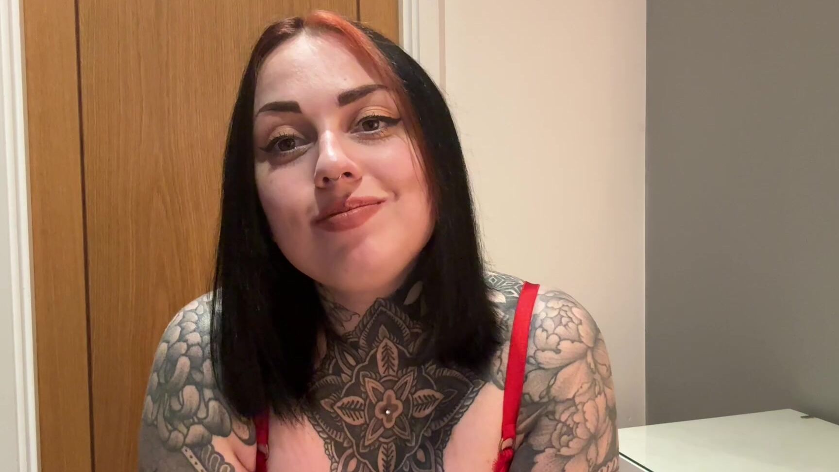 "MissValentina" blackmail, blackmailfantasy, blackmailtask, exposedfantasy, exposure, femdom, femdomjoi, femdompov, joigames Higher or Lower Blackmail Game Manyvids