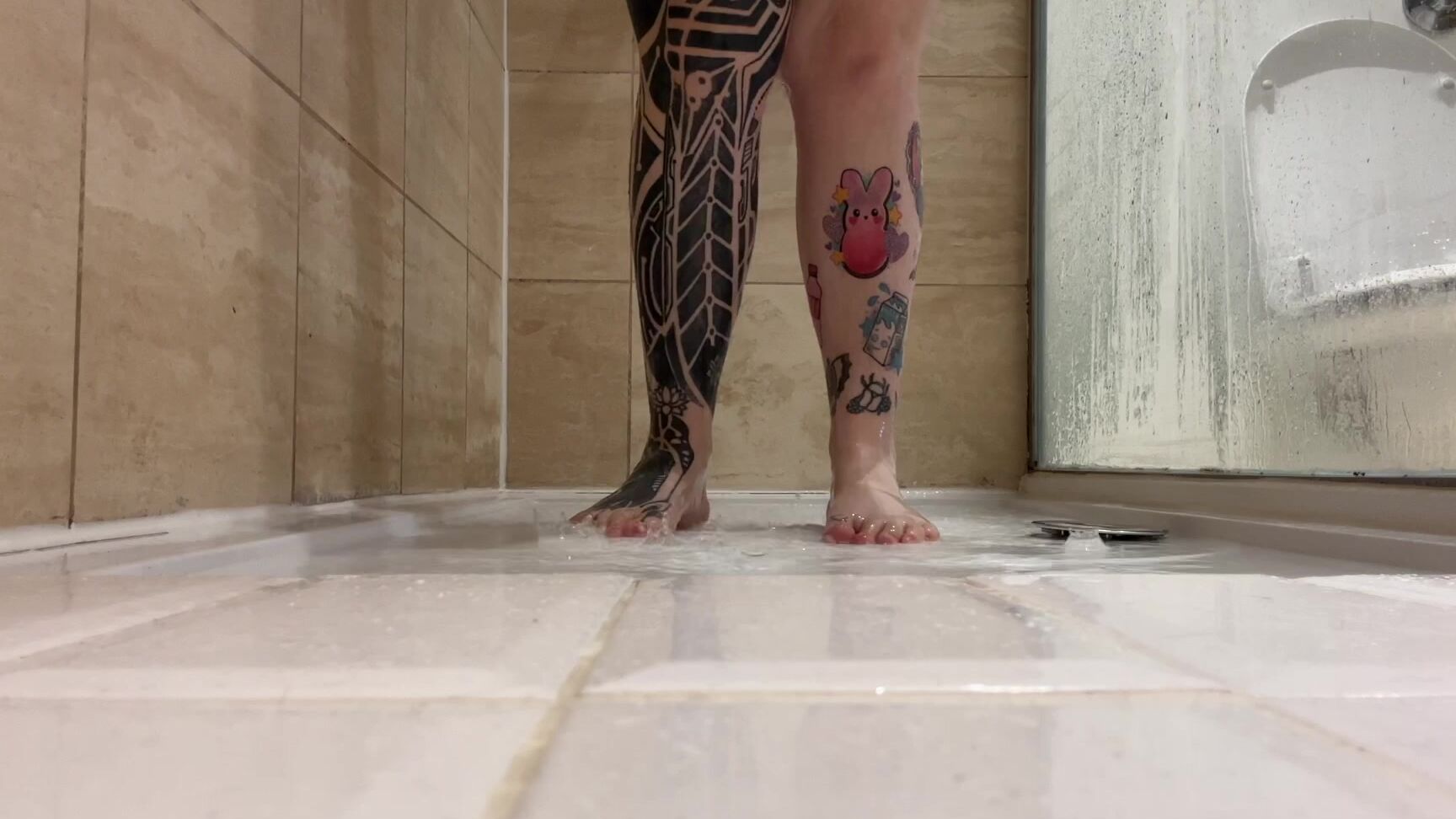 "MissValentina" feet, femdompov, footdomination, shower, showerscenes Showering Feet View Manyvids