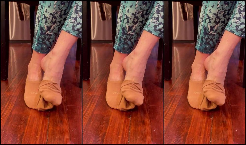 Kittys Pretty Feet Nicknamed Kittys Sweet Feet 01 10 2023 Onlyfans Video Fresh From A Day Of Wearing Boots