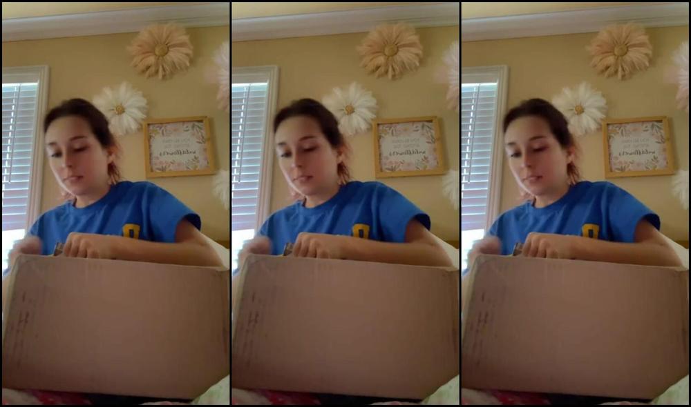 Lulu Blair Nicknamed Lulublair 05 16 2024 Onlyfans Video Decided To Open My Last New Toy While Im In Bed And Yes Its Still