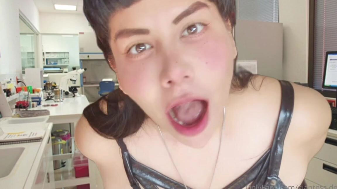 Giantess Vore Debora Nicknamed Giantess Debora 12 20 2024 Onlyfans Video Growth Ray I Steal It Make Biggest My Feet