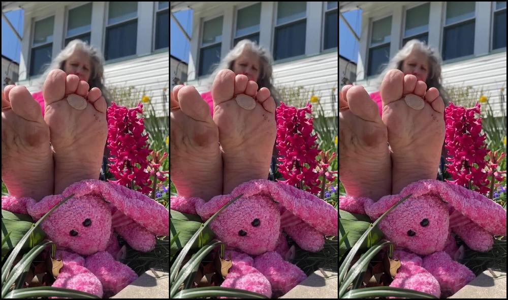 Kittys Pretty Feet Nicknamed Kittys Sweet Feet 03 31 2024 Onlyfans Video Dirty Feet Dont Care