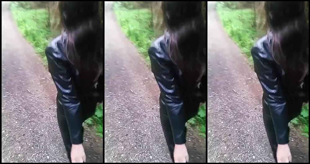 Herrin Lady Sarah Nicknamed Herrinlady Onlyfans Ein Lustiger Tag Mit Meinem Kter Im Wald