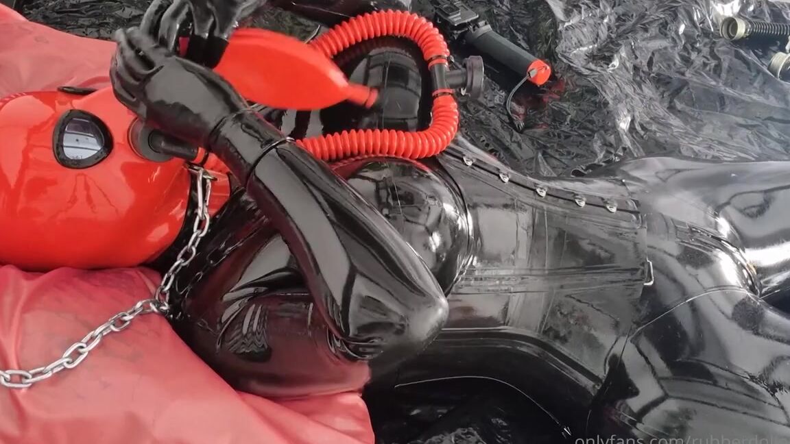 Emma Lee Nicknamed Rubberdollemma 12 24 2023 Onlyfans Video Who Loves A Pussy Inspection Video Of Me For Christmas Hmmm Not Sure If You