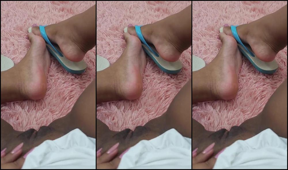 Darinha Nicknamed Darafeet 03 04 2025 Onlyfans Video Relaxando Um Pouquinho Relaxing A Little