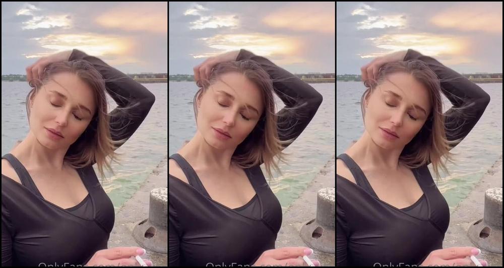 Only Yana Nicknamed Only Yana 06 16 2023 Onlyfans Video I Went To The Embankment Of The Dnieper Today