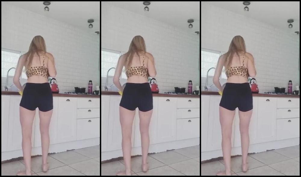 Anitaishere Nicknamed Anitaishere 11 28 2023 Onlyfans Video Missed Me Gassy Housewive Doing Everyday Work At Home