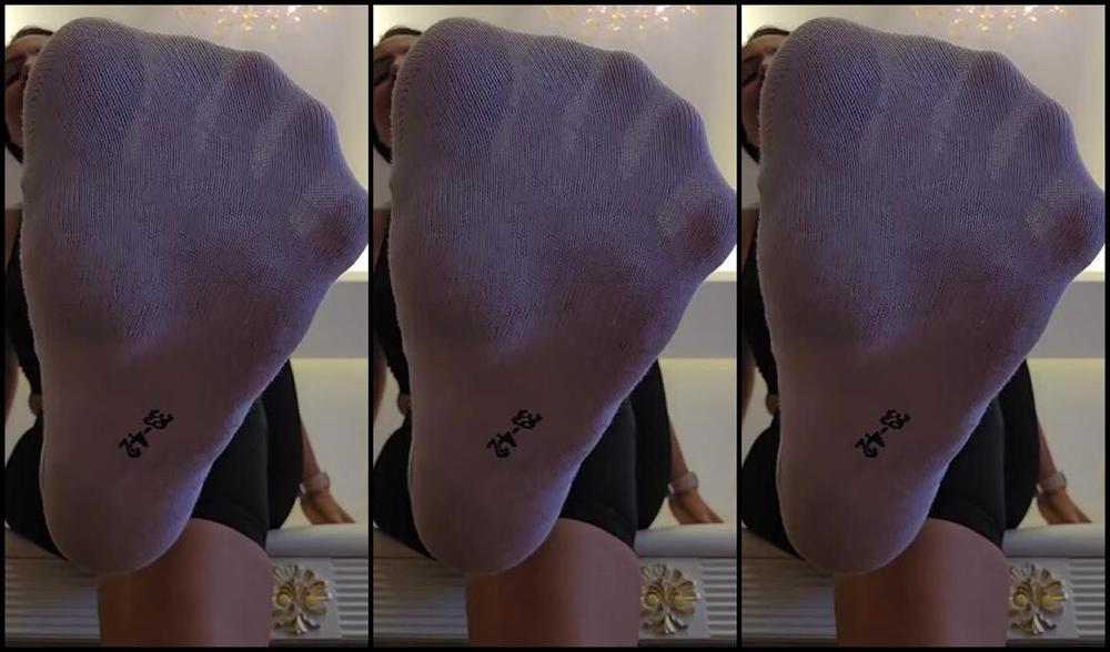 Ezada Sinn Nicknamed Ezada 01 12 2025 Onlyfans Video After One Hour Cardio And My Sport Socks Are Wet And Smelly Goddessworshipsunday 9Z