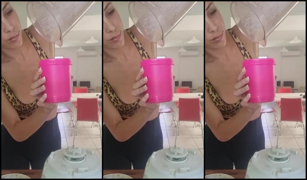 Anitaishere Nicknamed Anitaishere 12 07 2023 Onlyfans Video Preparing My Whey Protein With Milk Makes Me So Gassy And The Result Being Gassy Like 3