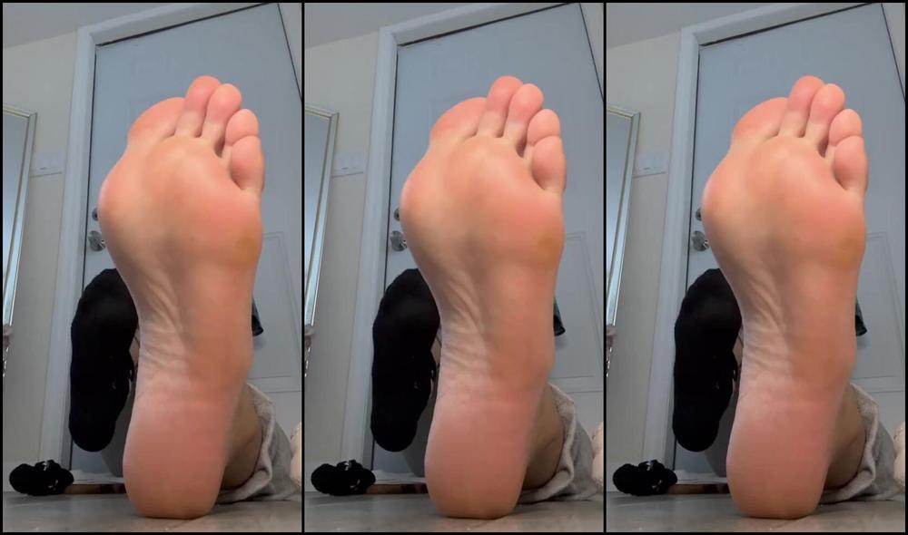 Goddess Mariposa Nicknamed Piesmariposa 02 01 2024 Onlyfans Video 3 Min Sock Removal Video