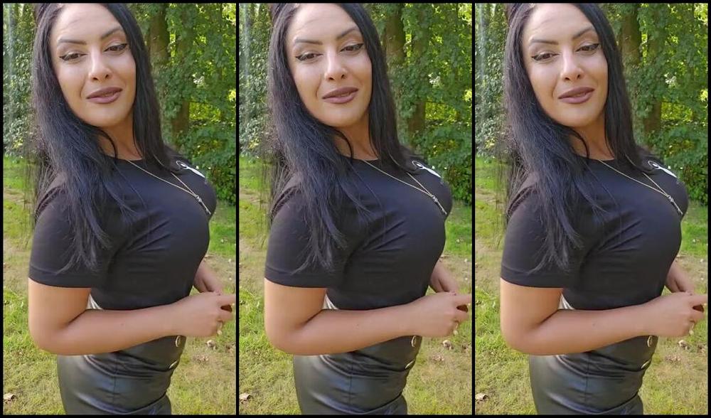 Ezada Sinn Nicknamed Ezada Onlyfans Ootd At Fdr2024 Fdr2024 T Shirt Zara Leatherette Shorts And Zanotti Flat Boots Kc