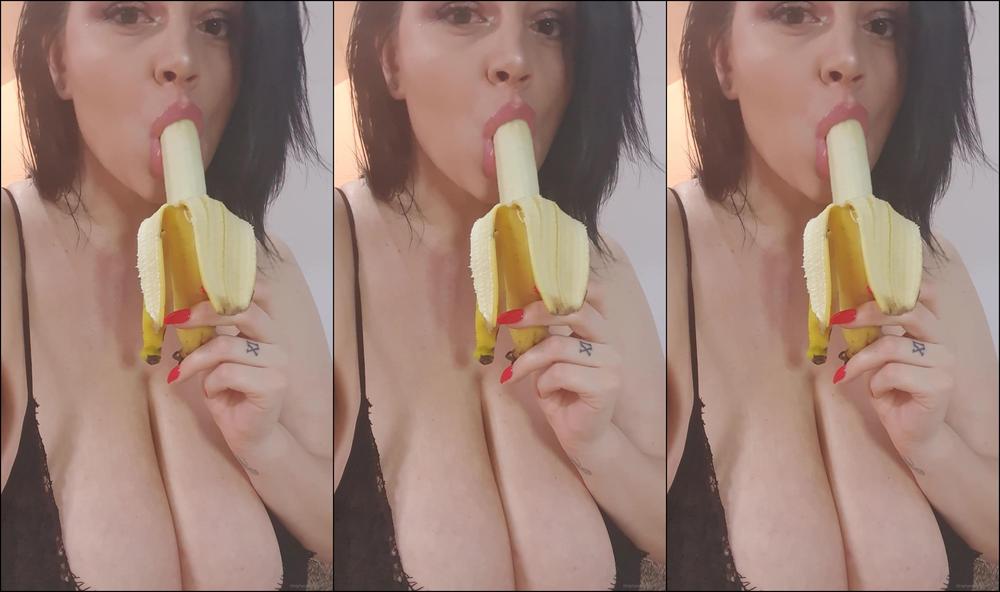 Bklara11 05 02 2020 142763879 Just Enjoying A Banana