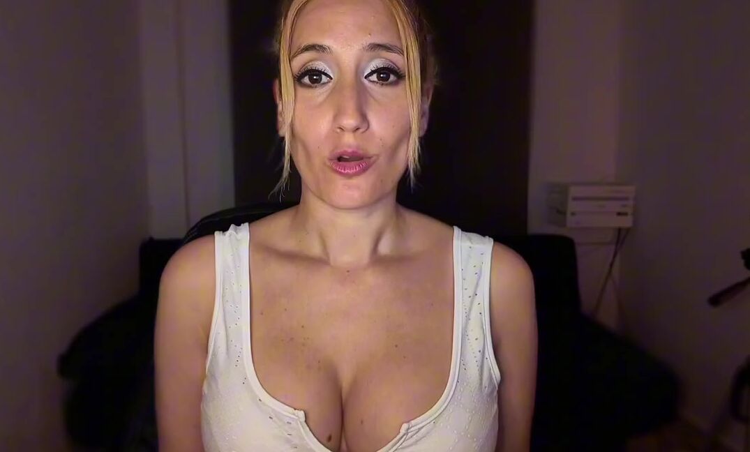 Yasmin Ramos Nicknamed Yasminramos Onlyfans Yasmin 365 Episodio 157 Me Ha Llegado Mi Nuevo Juguete Y Es