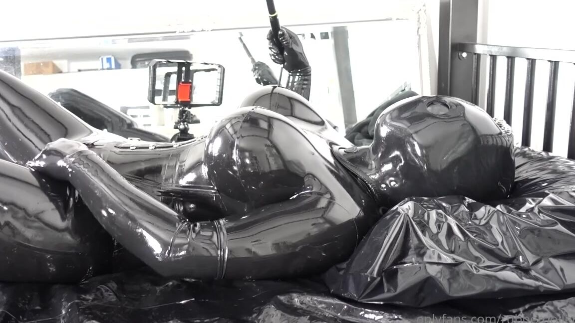 Emma Lee Nicknamed Rubberdollemma 04 07 2025 Onlyfans Video I Have Added The Label Twinset Hood For Future Updates With This Amazing Hood By Rubbers