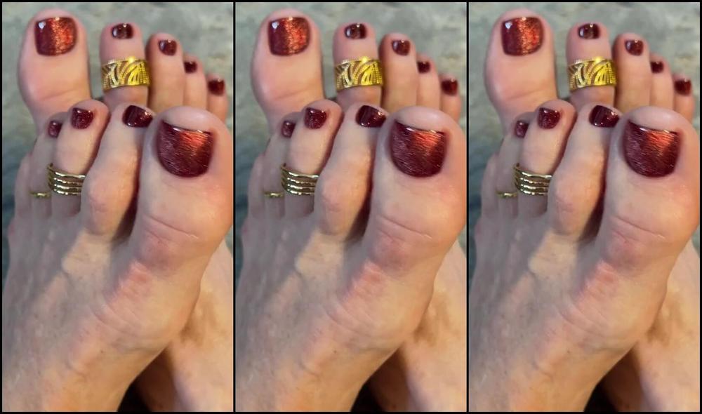 Kittys Pretty Feet Nicknamed Kittys Sweet Feet 12 02 2024 Onlyfans Video Be Mesmerized By My Magical Toes