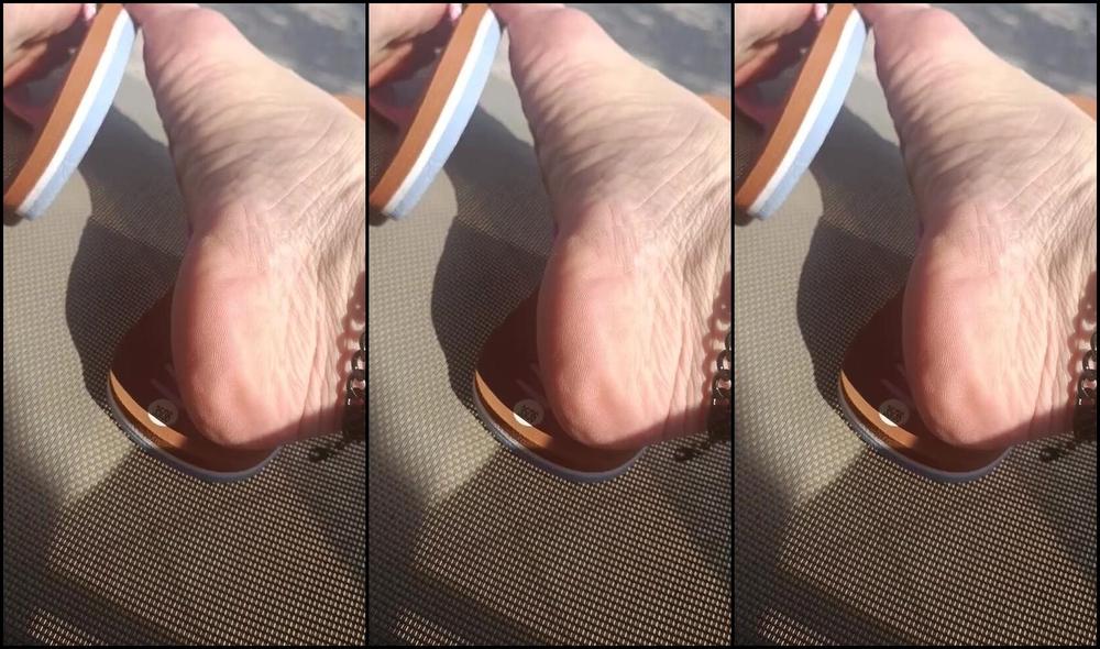 Onlybluefeet Nicknamed Onlybluefeet 06 06 2023 Onlyfans Video Ciabattare Con Le Infradito