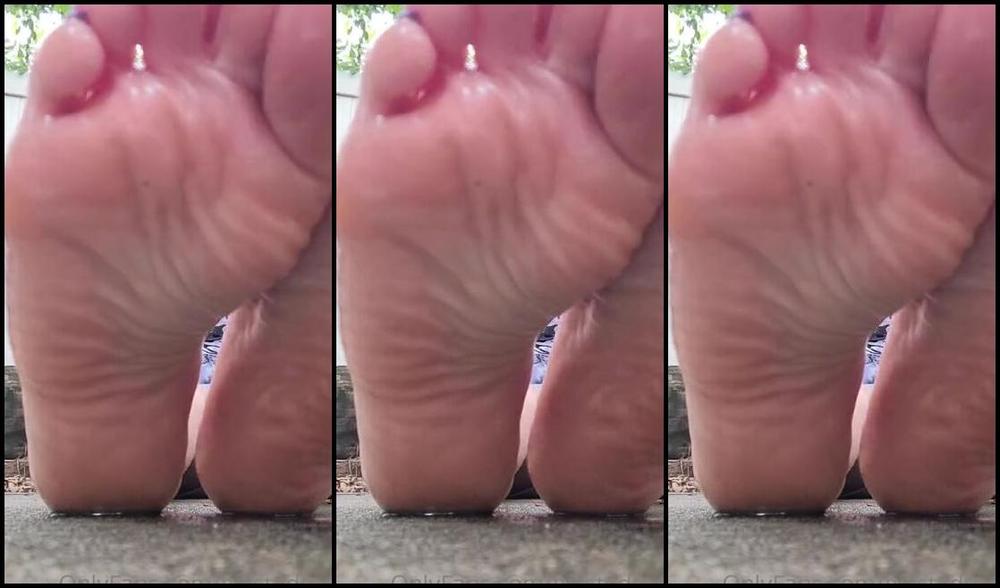 Twisted Toes Nicknamed Twistedtoes Foot Fetish 05 01 2023 Onlyfans Video You Pathetic Footboy