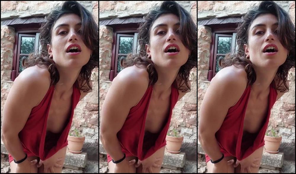 Julia Roca Nicknamed Juliarocax 06 15 2025 Onlyfans Video Os Apetece Ver Un Squirt Do You Want To See A Squirt