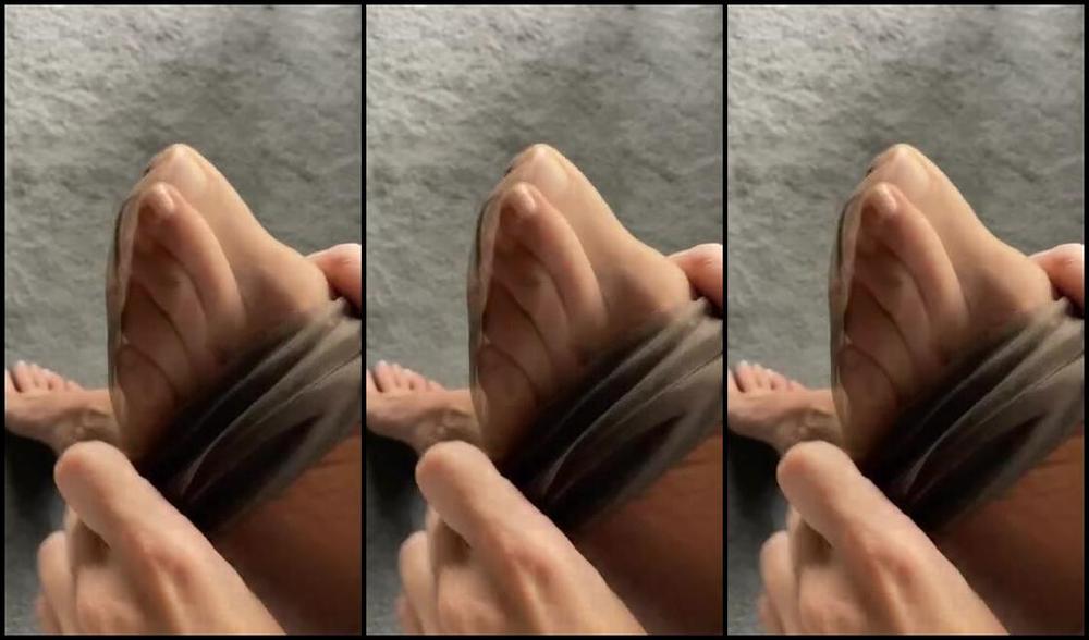 Harisnyas Csaj Nicknamed Harisnyas Csaj 09 16 2023 Onlyfans Video Dailynylons Cervin Caprice Nylon Stockings In Action