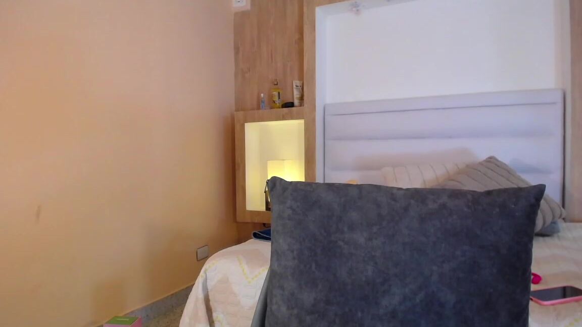 "Melted_Chocolate" blowjob, deepthroat, maskfetish, sloppy, tonguefetish Masked Dildo Sucking Manyvids