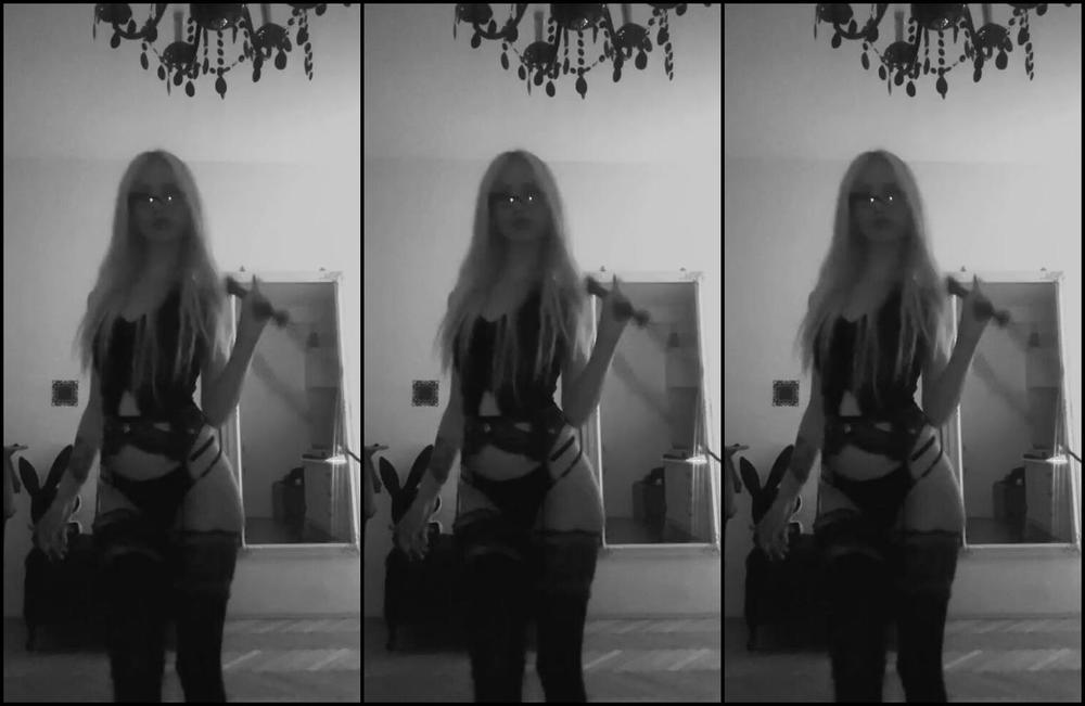 Hellbarbie Nicknamed Missemma666 06 25 2025 Onlyfans Video What Vamp Girls Do At Night