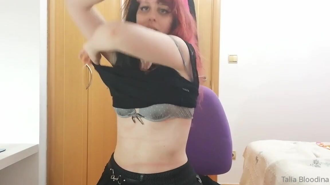 Talia Bloodina Nicknamed Taliabloodina 08 07 2019 Onlyfans Video Some Months Old Video Of Me Stripping And More Things 7 Mins Long